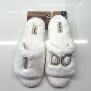NWT “I do” plush slippers